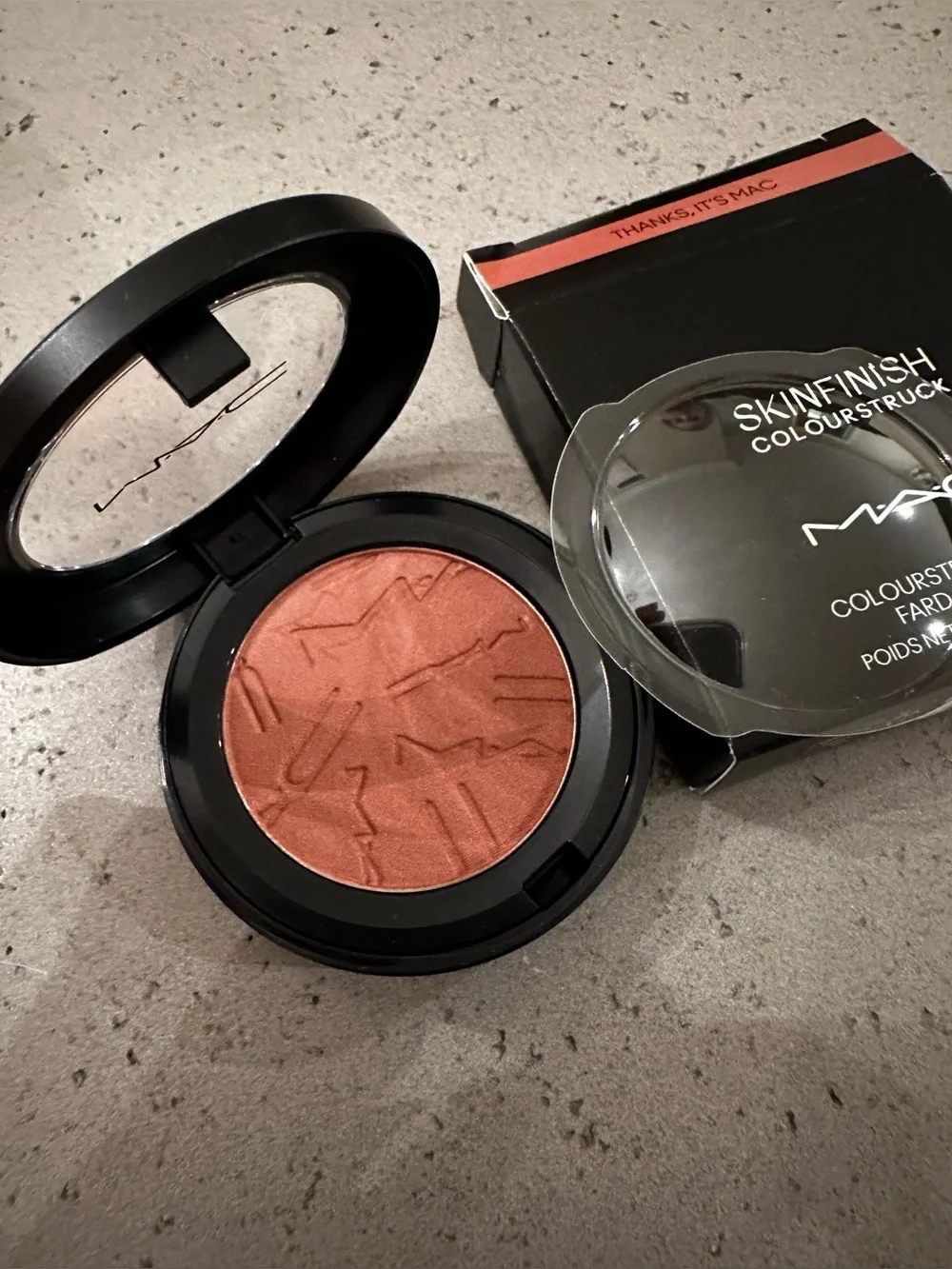 MAC Cosmetics Colourstruck Blush - Black Packaging